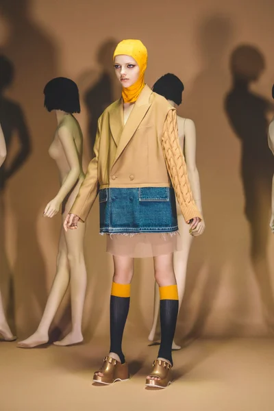Look 1